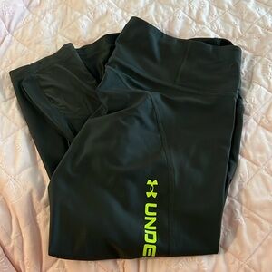 5/$15 Under Armour Crop Leggings